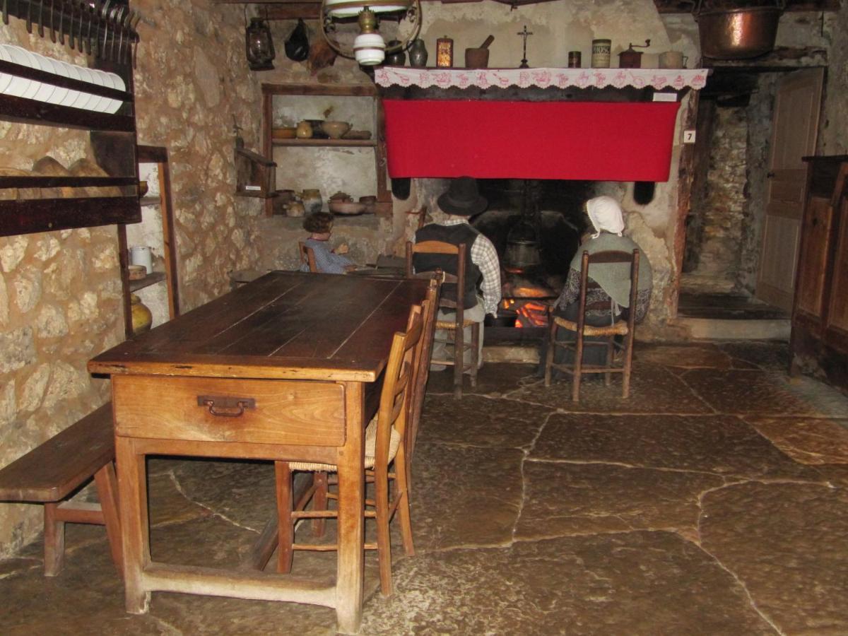 Hotel Des Rochers Marvejols Εξωτερικό φωτογραφία